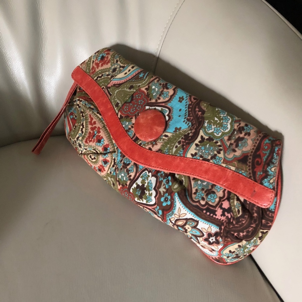 FREEBIE: eBISU Boho Clutch